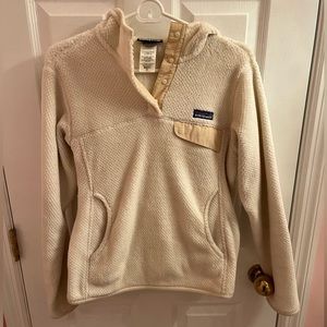 Patagonia white re tool snap pullover with hood, size small women’s
